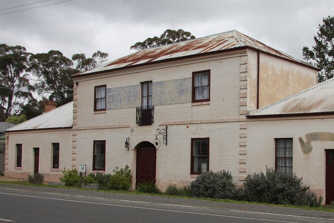 Alices Journeys Walking Tours of Daylesford 2.30pmFRI 11.30amSAT - How the gardens and Victorian architecture fit into the route