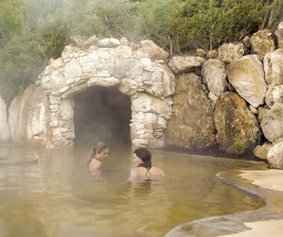 From Melbourne: Peninsula Hot Springs & Bathing Boxes Tour - Peninsula Hot Springs: your 4-hour thermal circuit