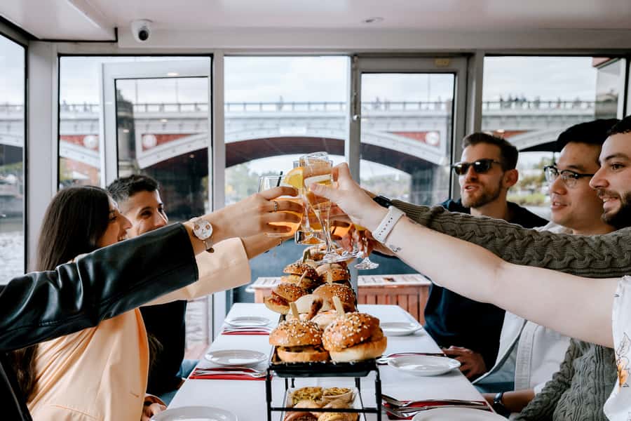 Melbourne: 2-Hour Bottomless Brunch Cruise - Bottomless Brunch Drinks That Actually Keep Flowing