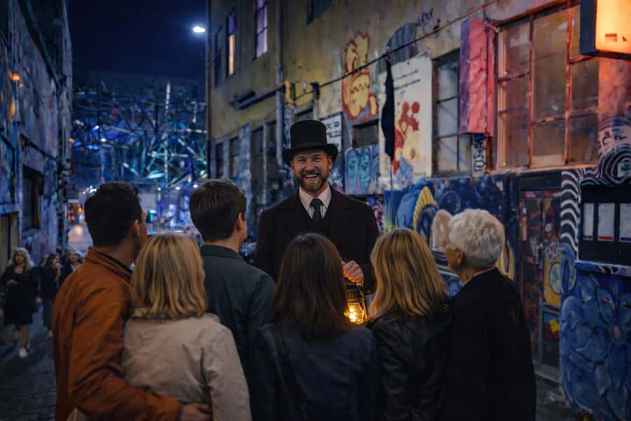 Melbourne: Ghosts, Murder, & Mystery Guided Walking Tour - Finding Your Group at Young & Jackson (and Getting the Vibe Fast)