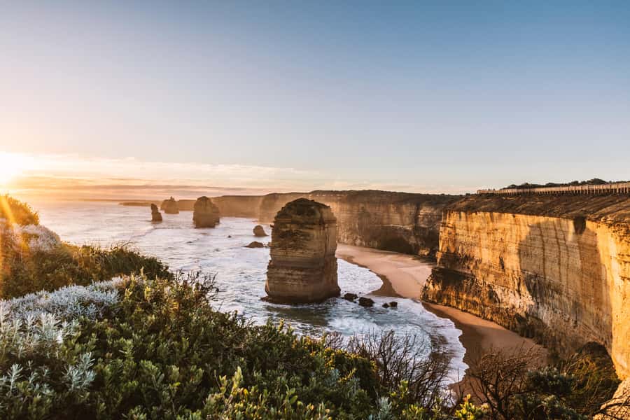Melbourne: Great Ocean Road, 12 Apostles & Rainforest Tour - West Gate Bridge to Serendip Sanctuary: wildlife spotting with a morning pause