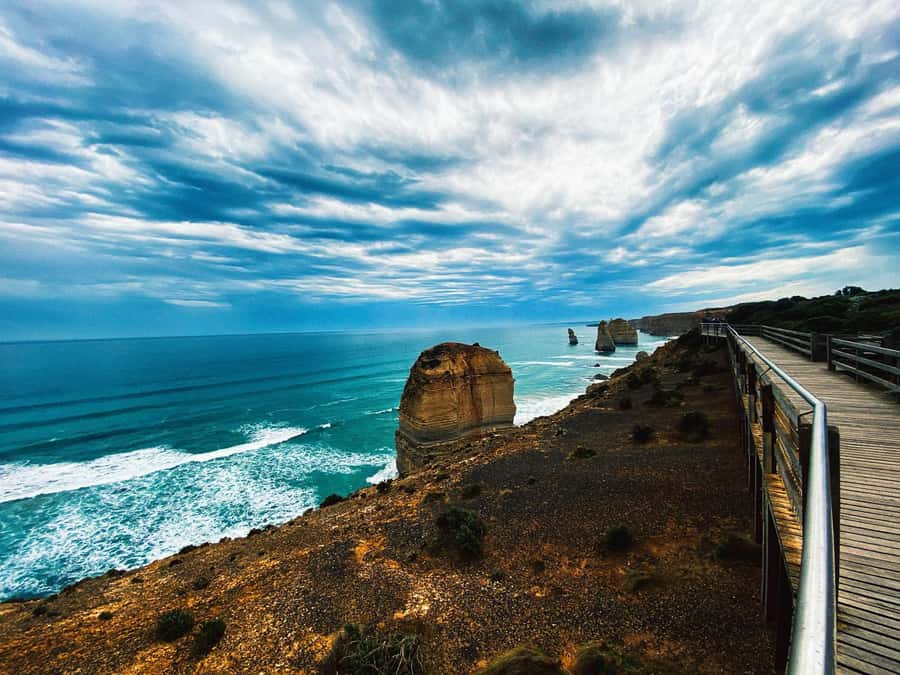 Melbourne: Great Ocean Road Adventure with Iconic Stops - Split Point Lighthouse and the Memorial Arch: The Start That Sets the Tone