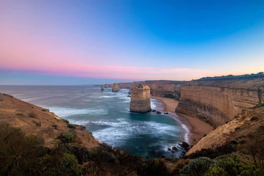 Melbourne: Great Ocean Road Day Tour with kangaroos & koalas - Memorial Arch at Eastern View: the road’s builder story