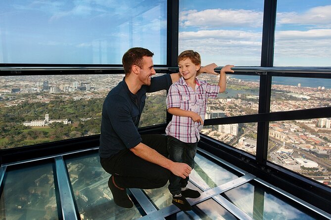 Melbourne Skydeck Packages - VR and the virtual add-ons: a fun way to connect the view