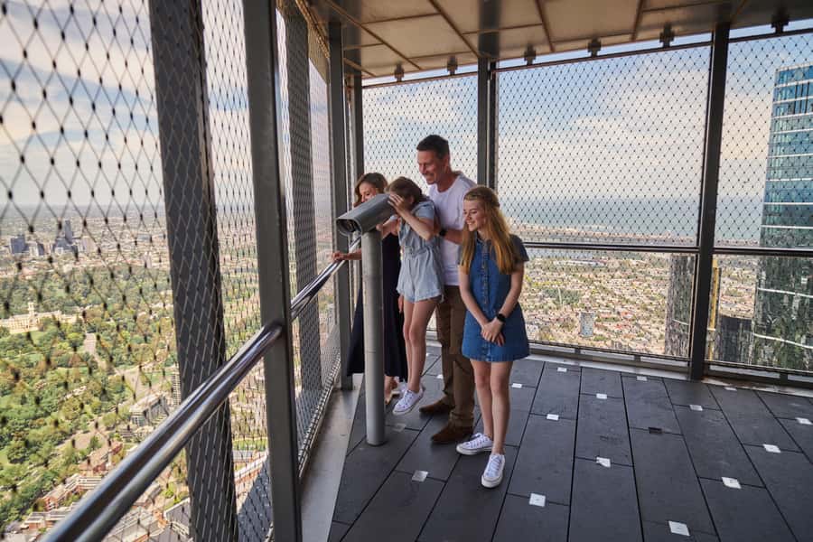 Melbourne Skydeck Ultimate Experience - VR Theatre Voyager Theatre: 16 scenes, 6D effects, Super 8K, and scents