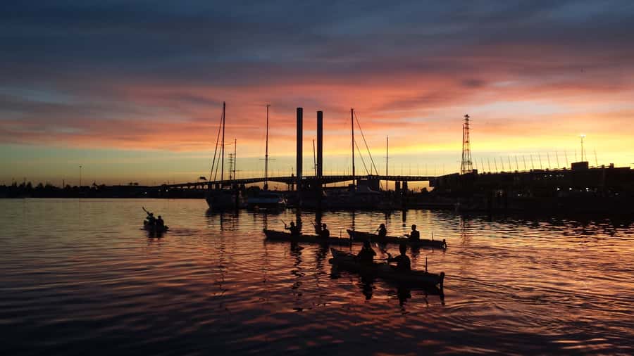 Melbourne: Sunset Kayak Tour with Dinner - Why Kayak the Yarra at Sunset (and Eat on the Water)
