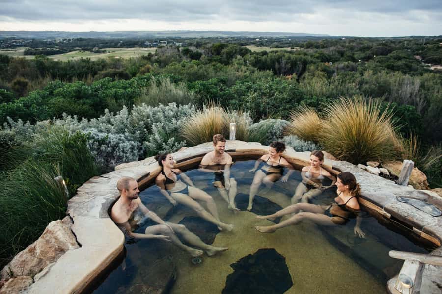 Peninsula Hot Springs: Entry Ticket with Bath House - Service, Atmosphere, and the Crowding Reality