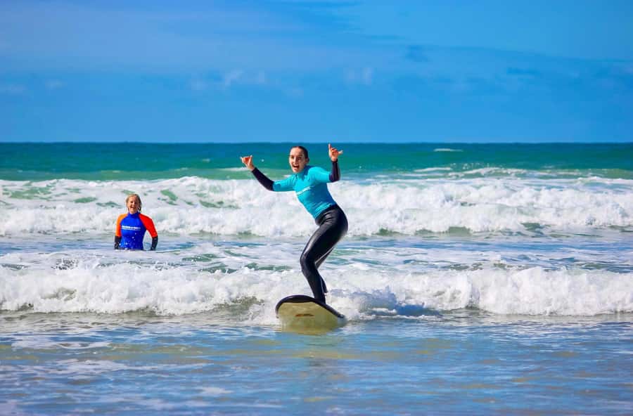 Torquay: 2 Hour Surf Experience on the Great Ocean Road - Check-In, Wetsuit Fitting, and Choosing the Right Softboard