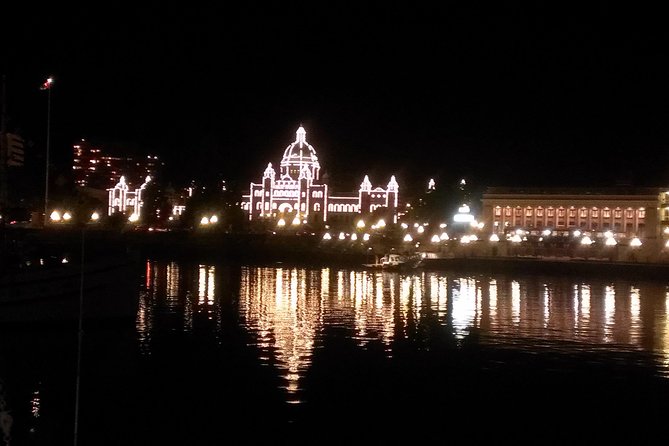 Two-Hour Luxury City Tour of Victoria - Mount Tolmie Park and the Empress Hotel: Classic Victoria Finishing Moves