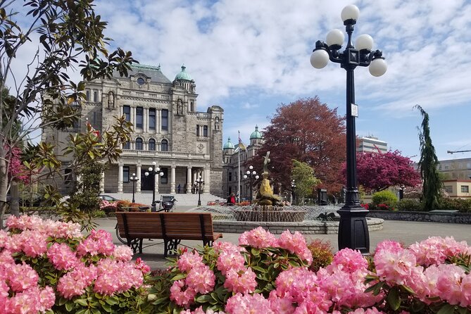 Victoria City Highlights Pedal or E-Bike Tour - Hoods & Legends - Stop by Stop: Huntingdon Manor to the Inner Harbor Stories