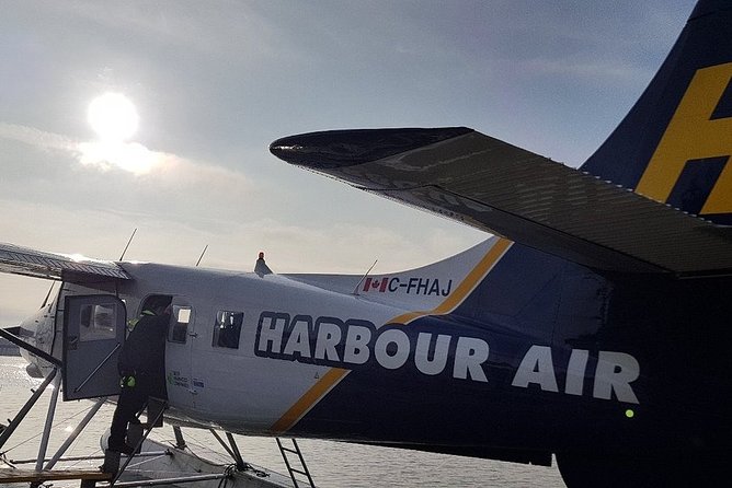 Victoria to Vancouver Scenic Seaplane Transfer: One Way - Vancouver Approach: Burrard Inlet to Harbour Arrival