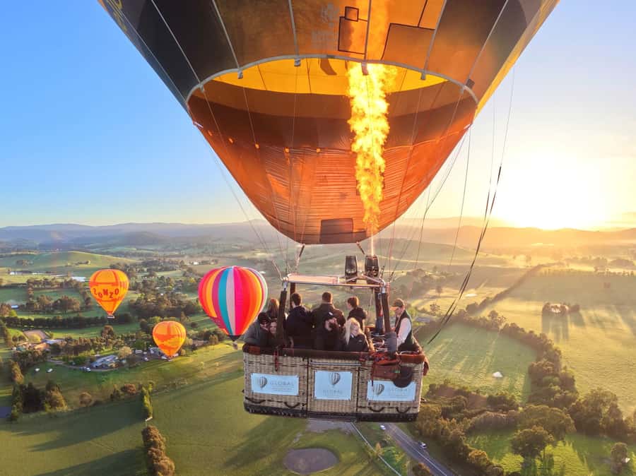Yarra Valley: Hot Air Balloon Flight & Buffet Breakfast - Safety and comfort in a small basket (and what to do about it)